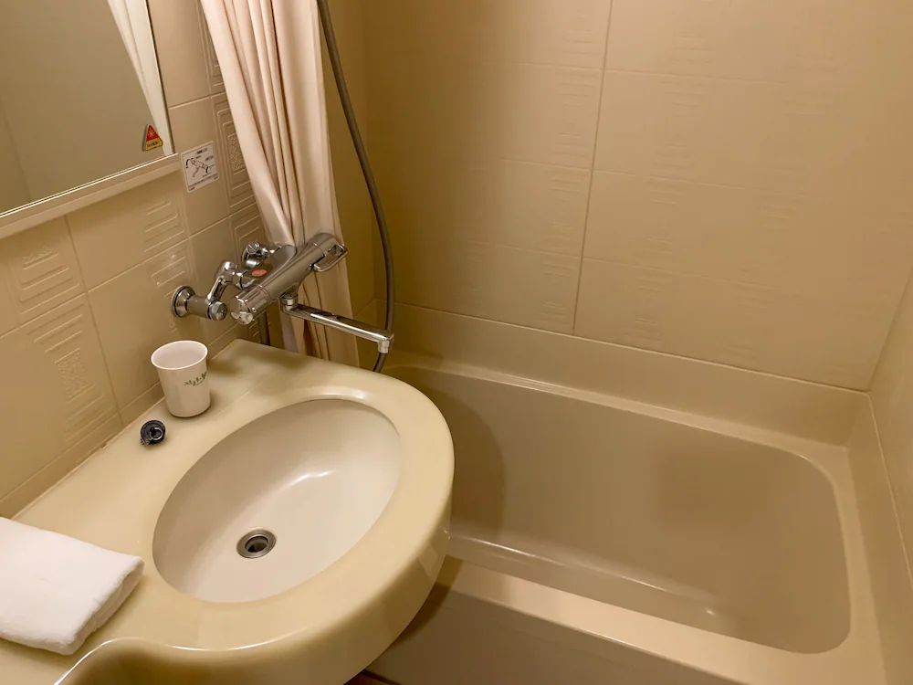 Bathroom sink