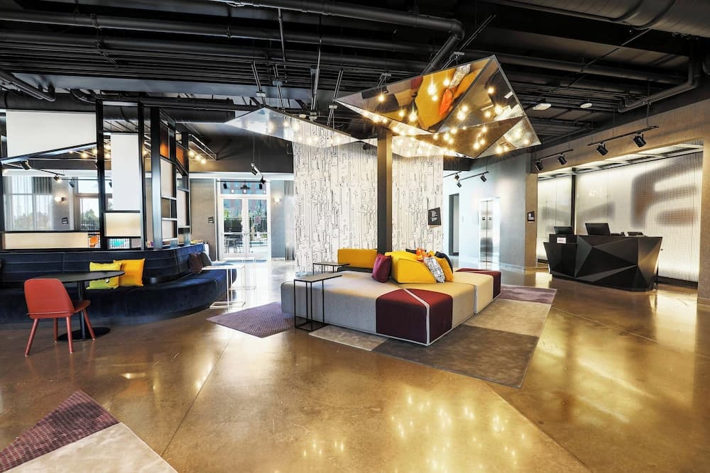 Lobby lounge