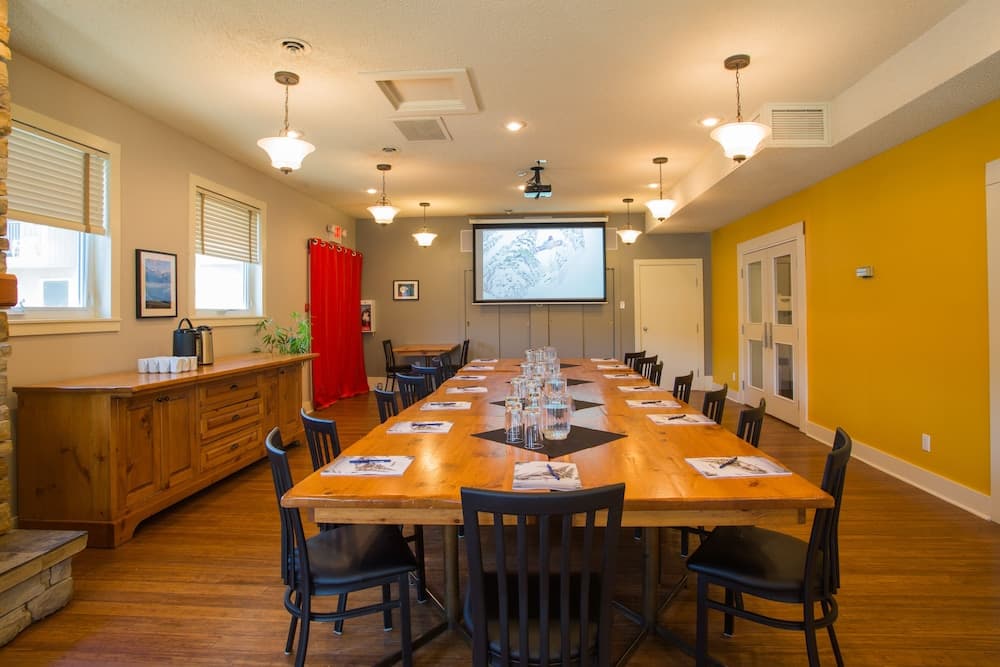 Meeting facility
