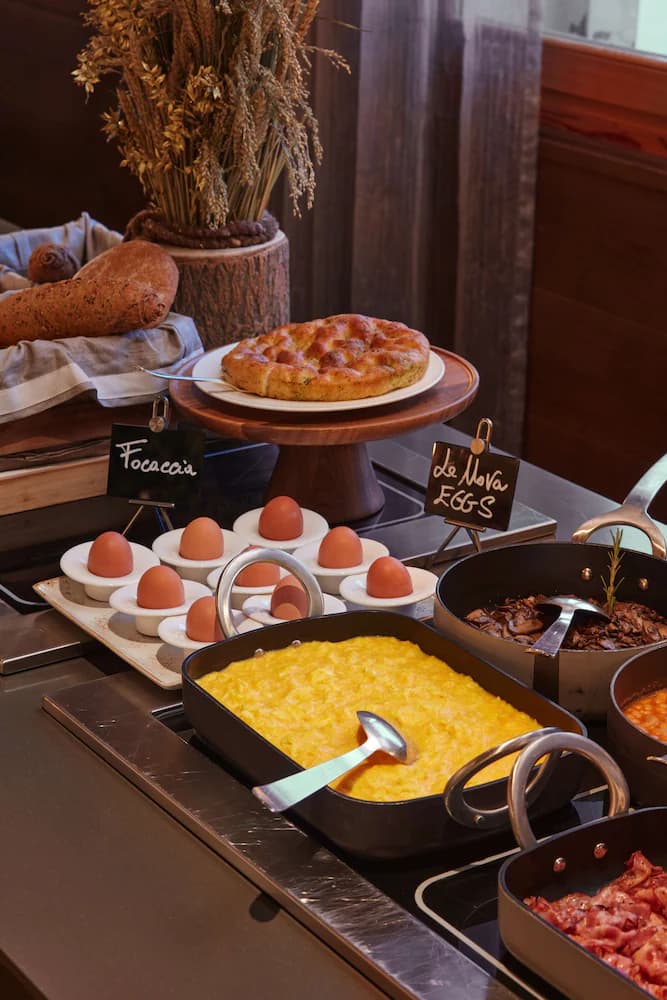 Breakfast area