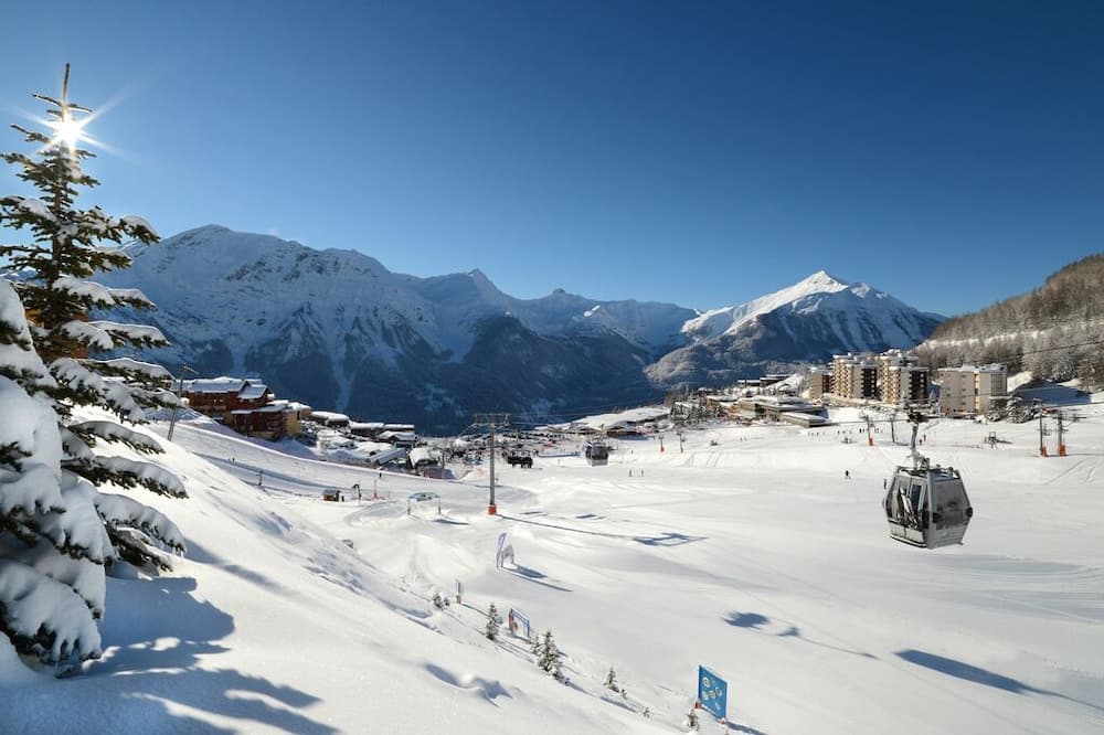 Skiing