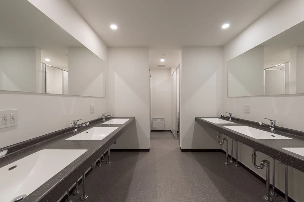 Bathroom sink