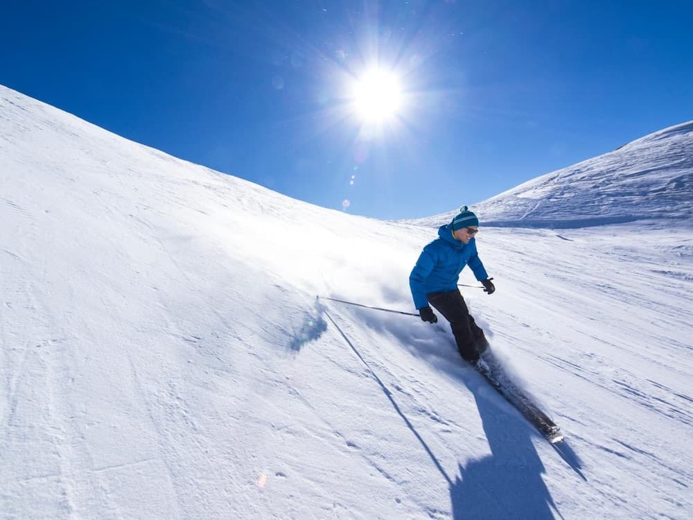 Snow and ski sports
