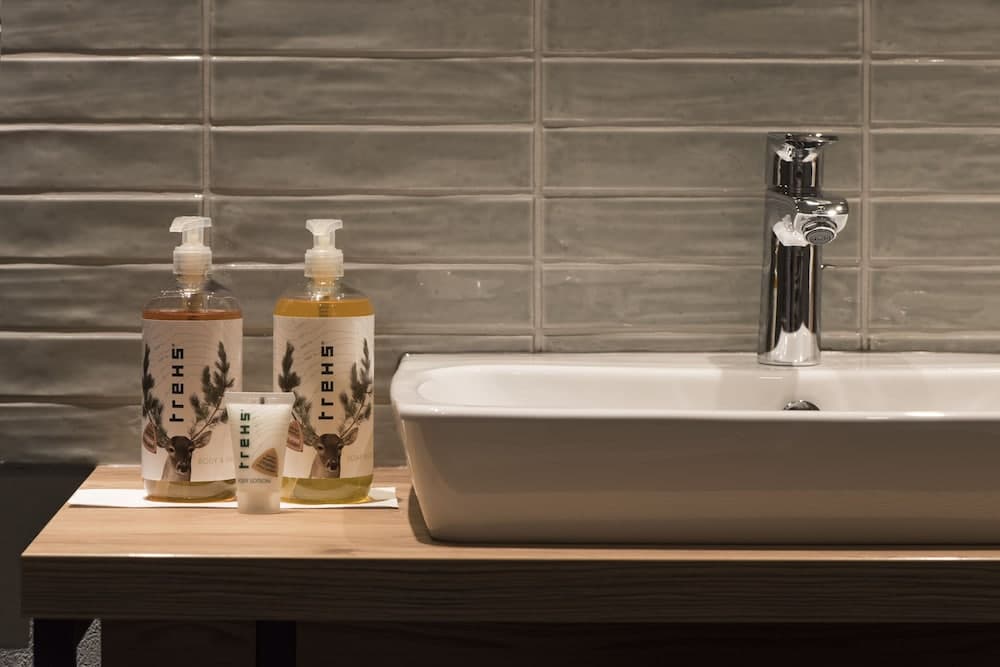 Bathroom amenities