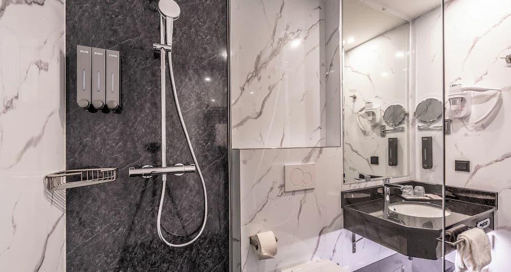 Bathroom shower