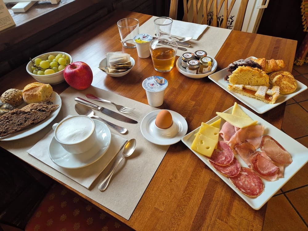 Breakfast area