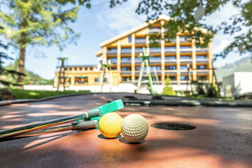 Mini-golf