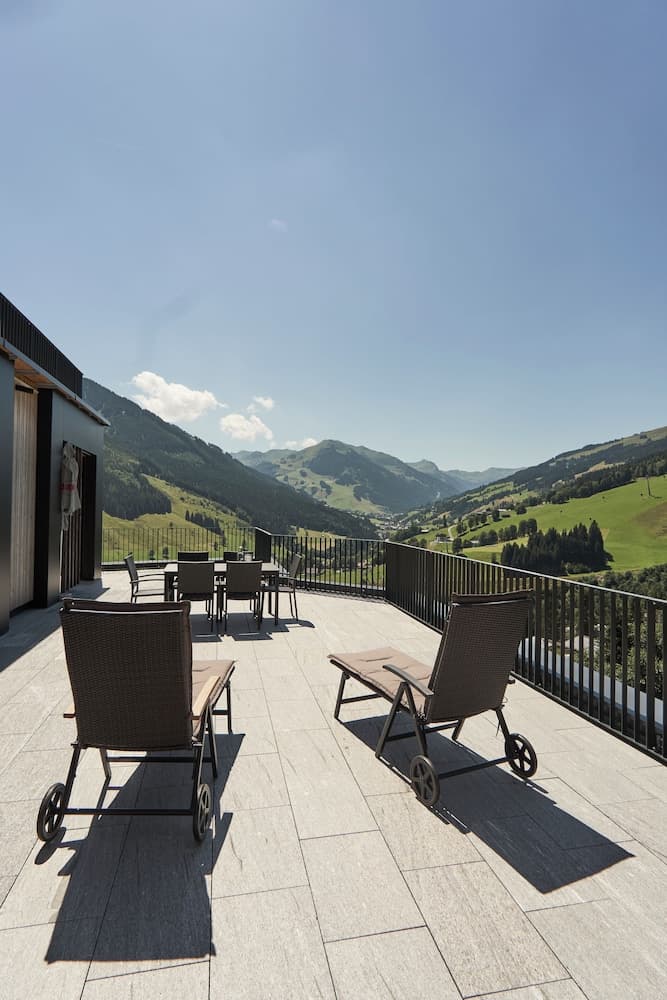 Sundeck